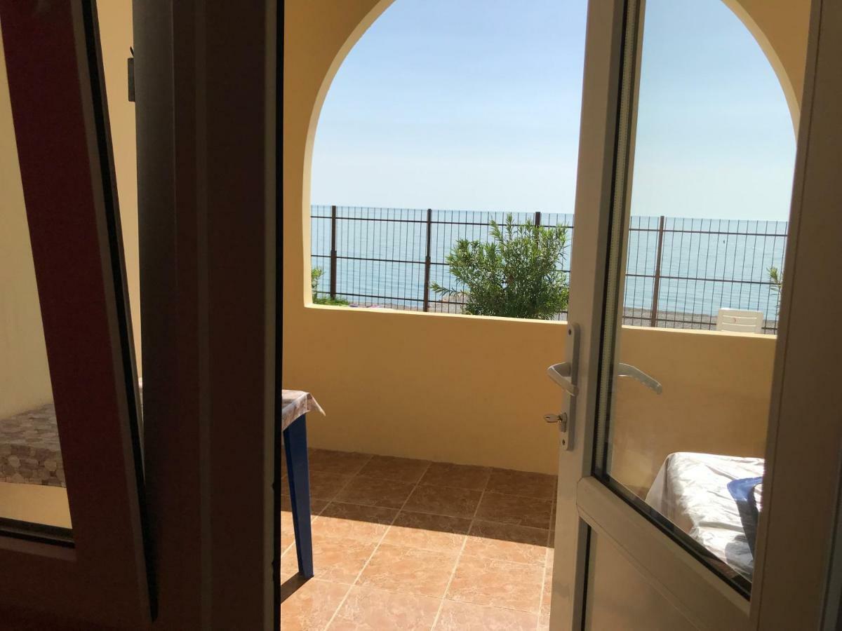 Davel Hotel Gagra Esterno foto